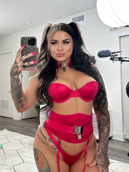 Karmen Karma Karmenkarma Onlyfans Nude And Photos