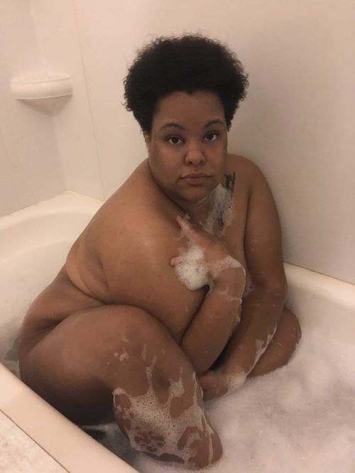 clitbait.bbw nude