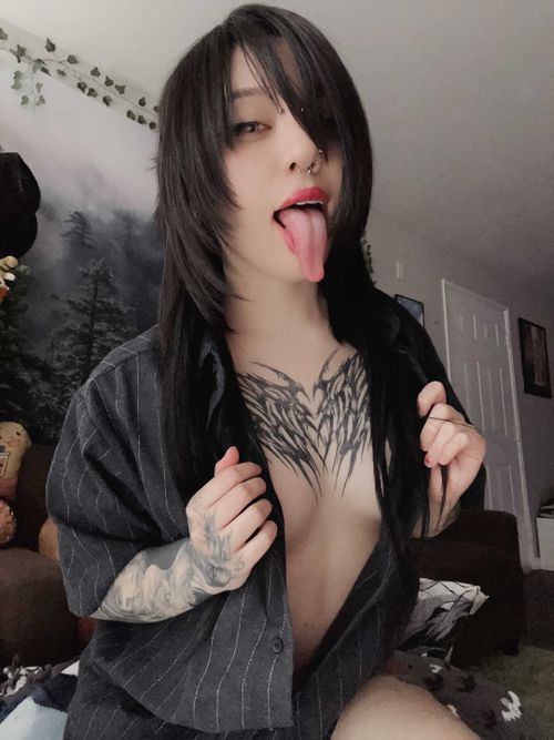 Filipina long tongue queen 💖 - @puppiloli OnlyFans nude and photos